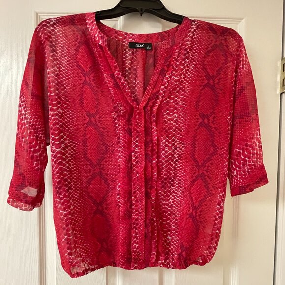 a.n.a. Women's L - Lightweight top - half sleeves - Great over a white tank! - Picture 1 of 11